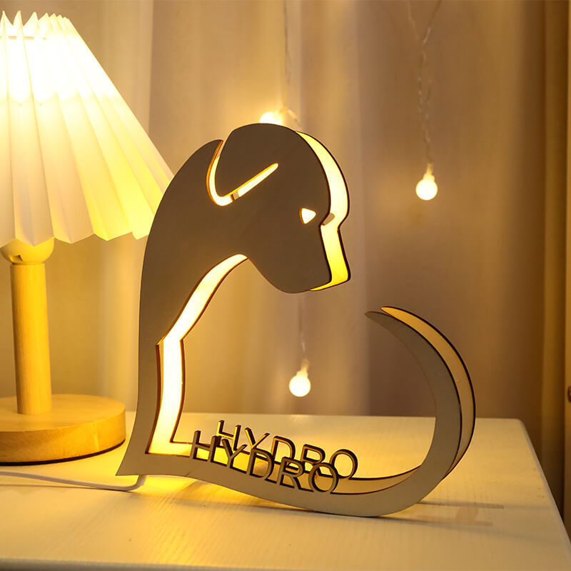 Una lampada personalizzata con nome e animali che si apre