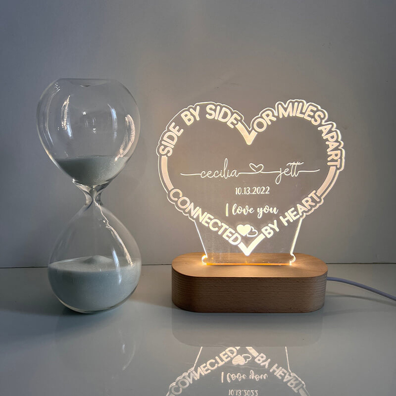 Regalo di San Valentino personalizzato con luce notturna a cuore